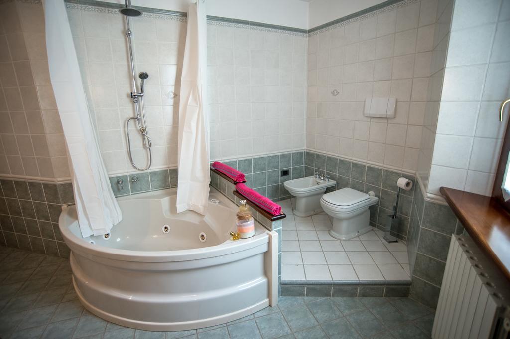 Alzano Lombardo B&B Del Gran Ducato Di Alzano Sopra الغرفة الصورة