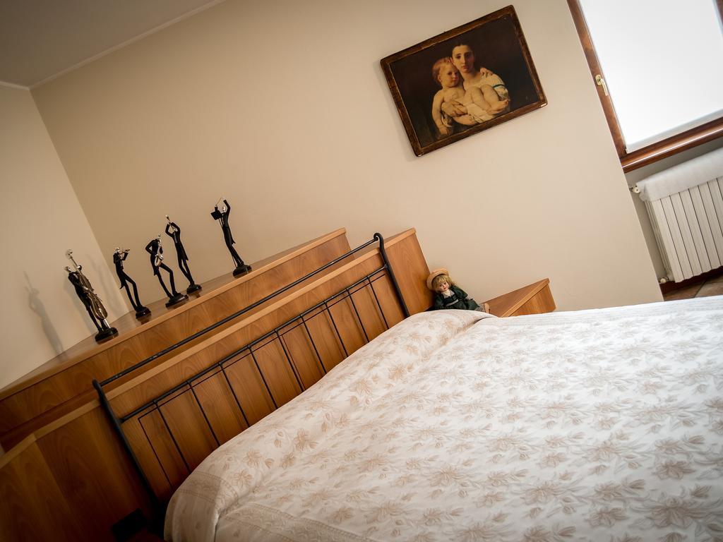 Alzano Lombardo B&B Del Gran Ducato Di Alzano Sopra الغرفة الصورة
